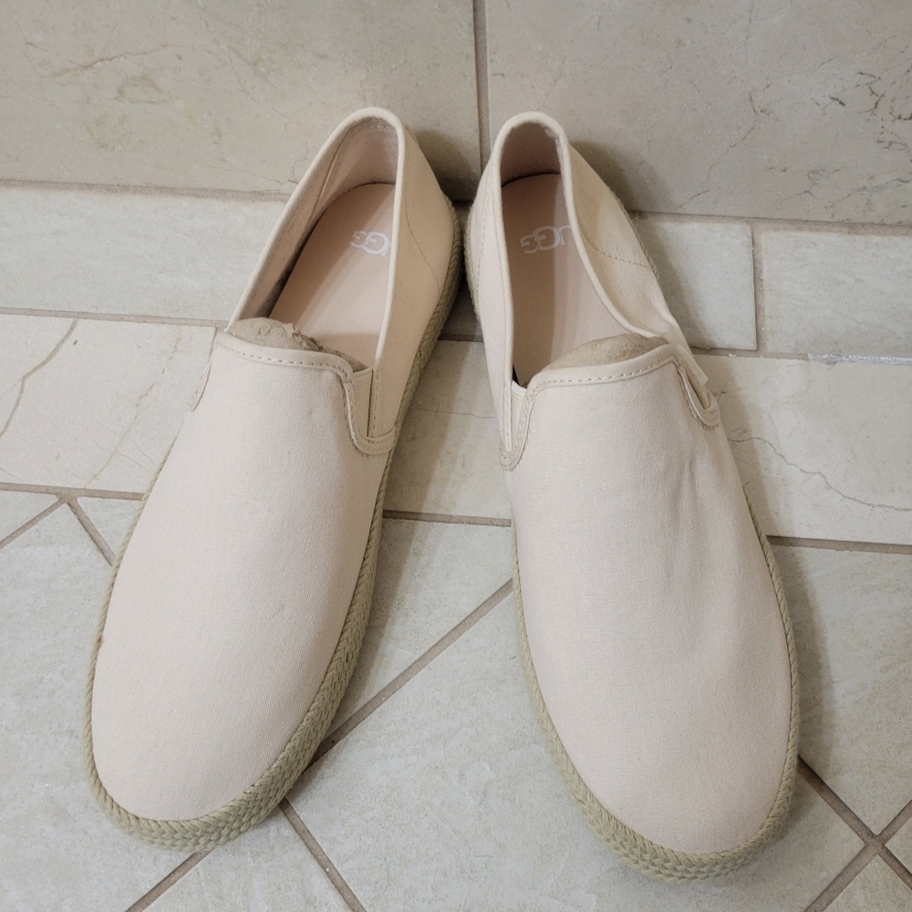 UGG NWOT Bren Slip on Sneakers size 10.